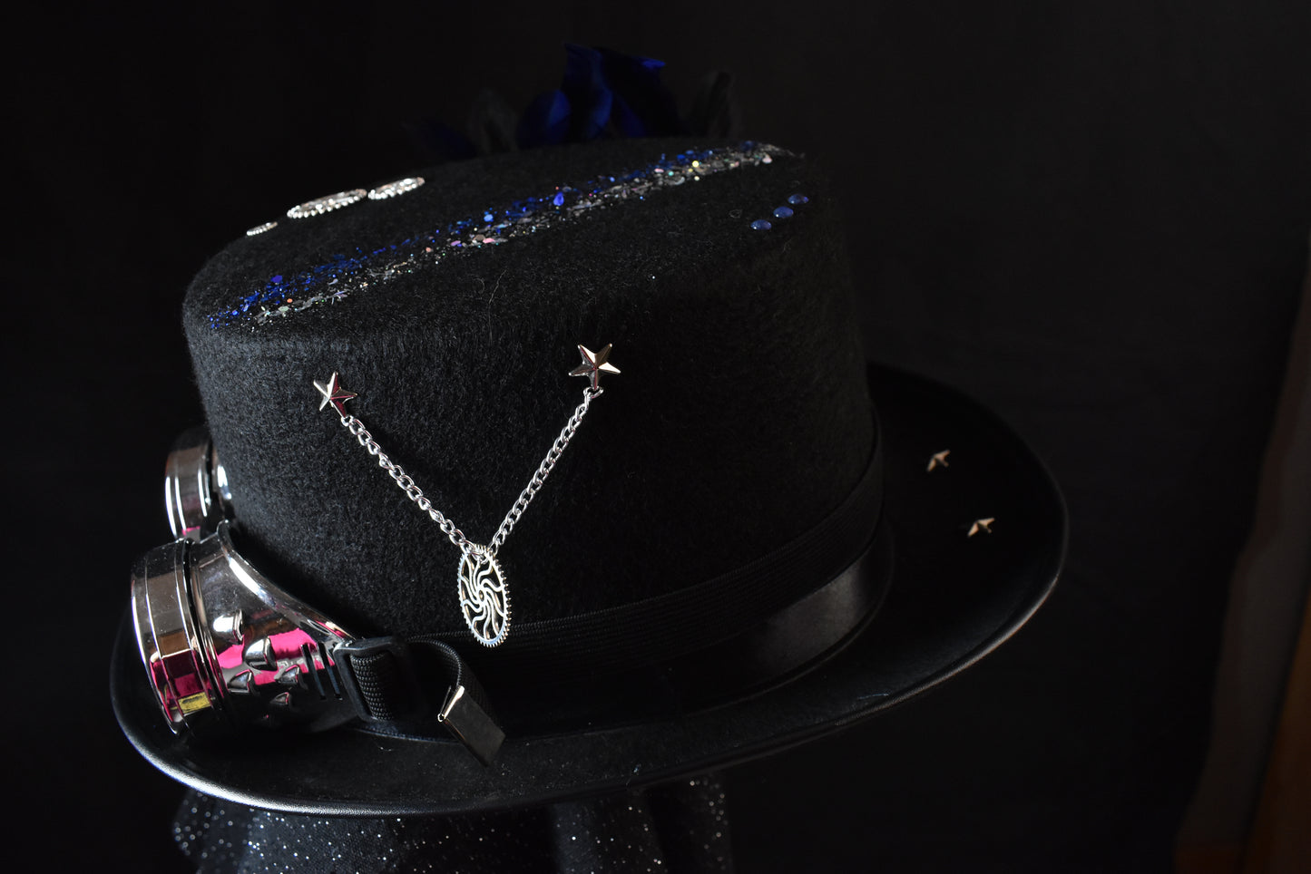 Chapeau steampunk bleu pique argenté