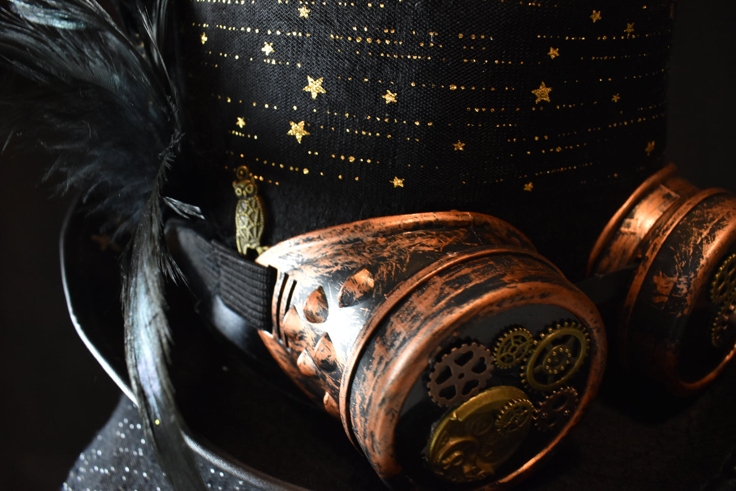 Chapeau steampunk horloge doré