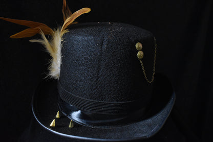 Chapeau steampunk pique brique chaine